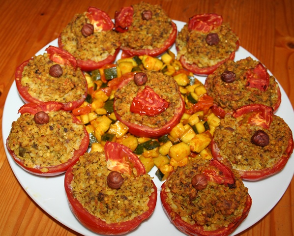 Tomates farcies au millet et noisettes